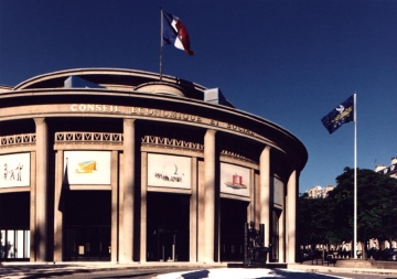 medium_palais_iena_big.2.jpg