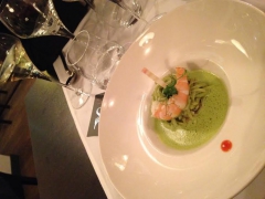crevettes obsiblue, pâtes de riz et émulsion sauce coriandre.jpg
