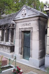 Caveau_Loubat_Passy._ph._Hubert_Demory_11.2005.jpg